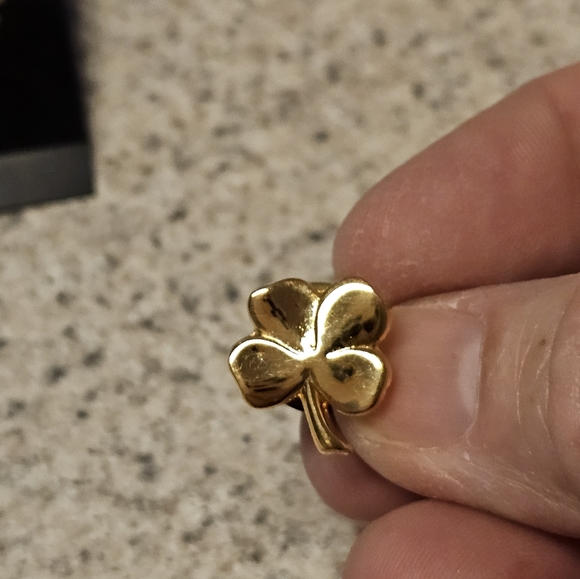 Vintage Goldtone Shamrock Pierced Earring and Pin Set - Picture 3 of 5